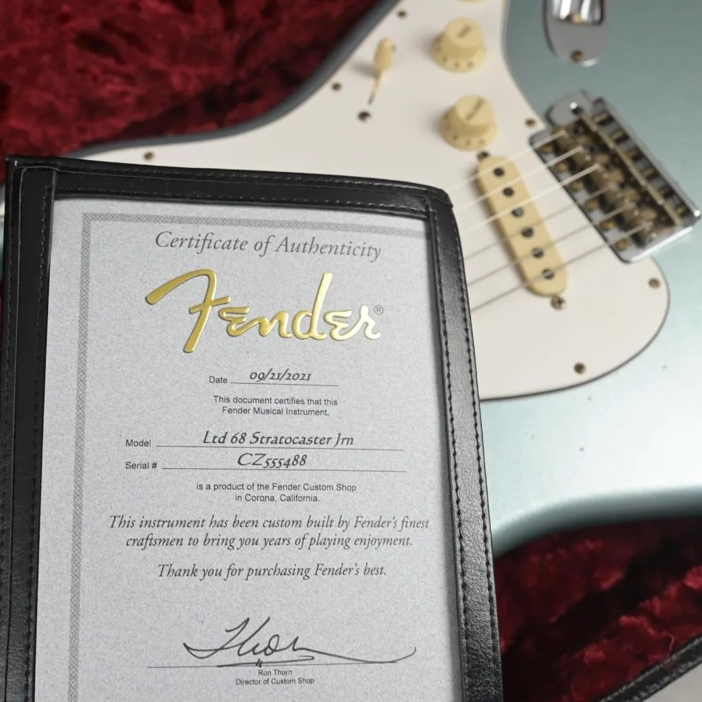Fender Custom Shop - Limited Edition '68 Stratocaster - Journeyman Relic - Aged Firemist Silver