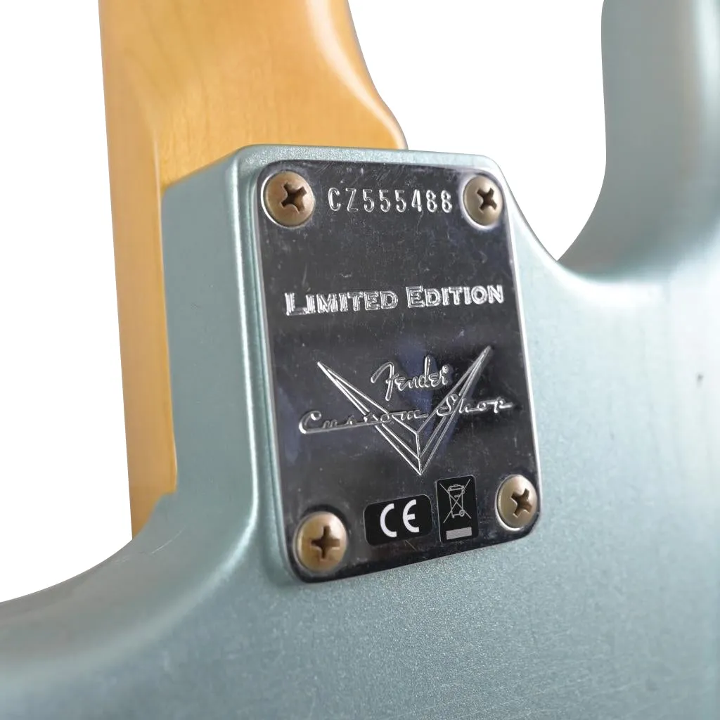 Fender Custom Shop - Limited Edition '68 Stratocaster - Journeyman Relic - Aged Firemist Silver